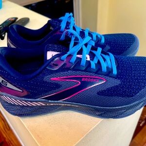 Brooks Levitate 6 size 10